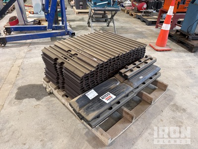 Quantity of 700 mm Triple Grousers & Inserts エクスカベーター用アタッチメント - その他 - Fits Kobelco SK235SR