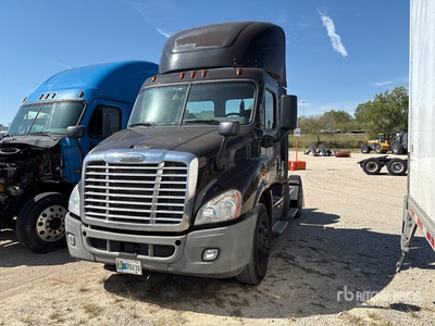 2018 Freightliner Cascadia 113 Ciągnik siodłowy z kabiną dzienną S/A