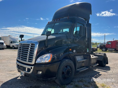 2017 Freightliner Cascadia 113 4x2 Ciągnik siodłowy z kabiną dzienną S/A