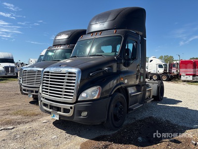 2016 Freightliner Cascadia 113 Ciągnik siodłowy z kabiną dzienną S/A
