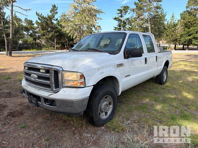 2006 Ford F-250 XLT 4x4 Crew Cab Pickup