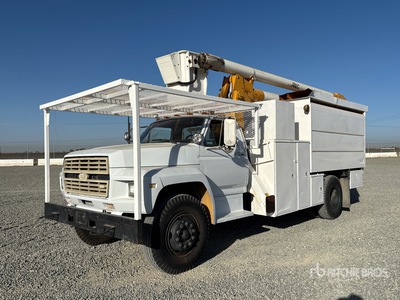 Altec on 1988 Ford F-700 4x2 Lkw-Arbeitsbühne