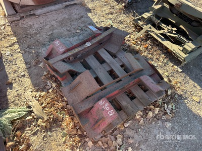 Tire attachment