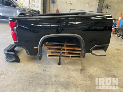 Quantity of Body & Parts Divers  - Fits 2024 Chevrolet Silverado 2500 HD LTZ Premium