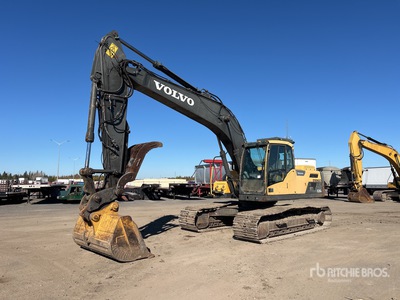 2013 Volvo EC220D Tracked Excavator