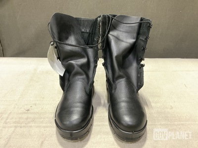 (23) Pairs of Women's Safety Boots