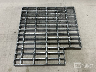 (32) Kalmar A384390200 Metal Grilles