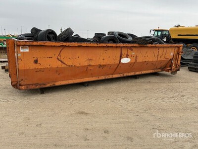 Mcclain 23 ft 20 cyd Roll-Off Container