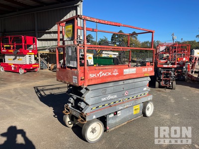 2015 Skyjack SJIII 3226 Scissor Lift