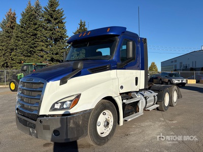2020 Freightliner Cascadia 126 6x4 Day Cab Truck Tractor