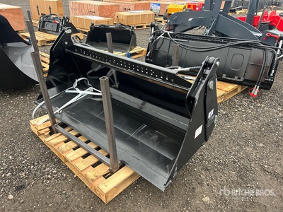2026 GIYI DSHY41 72 in Multi-Purpose Skid Steer Bucket (Unused)