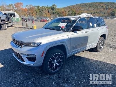 2023 Jeep Grand Cherokee 4xe Summit 4WD UTV 4-2.0L Summit 4WD Plug-In Hybrid Vehiculo todoterreno