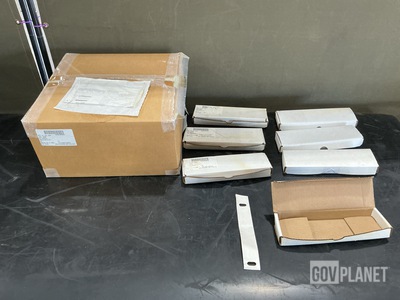 (1,039) Oshkosh Defense 3626510 Plate Insulators