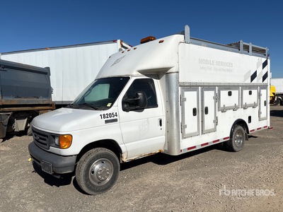 2007 Ford E450 4x2 Utility Truck (Inoperable)