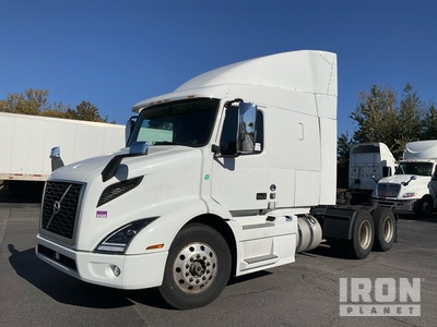 2020 Volvo VNR 6x4 Ciągnik siodłowy T/A z kabiną sypialną