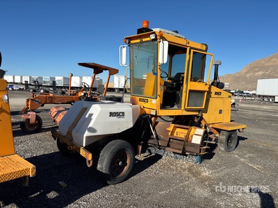 2004 Rosco 4800 Barredora (Inoperable)