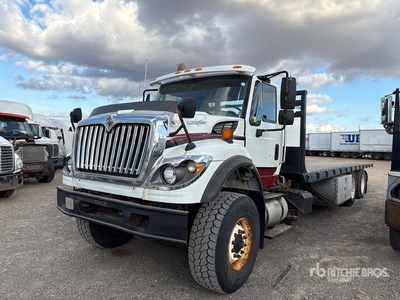 2009 International 7600 6x4 Camión rodante