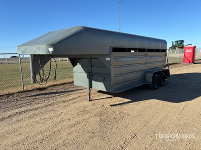 1994 Duncan 16 ft T/A Gooseneck Livestock Trailer