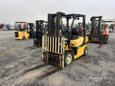 2010 Yale GLP050VXNVSE086 4800 lb Pneumatic Tire フォークリフト