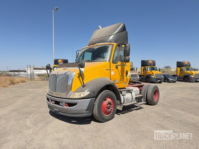 2013 International 8600 4x2 S/A Day Cab Truck Tractor