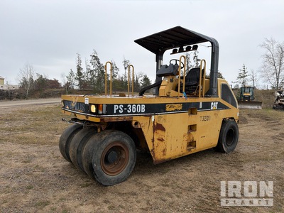 2000 Cat PS-360B 7 Wheel Pneumatic Roller