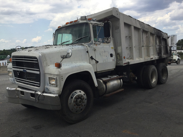 1993 Ford LT8000F Tri/A Dump Truck
