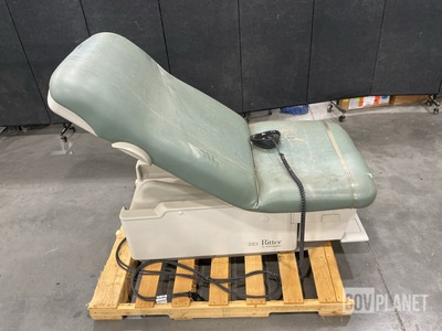 Midmark Ritter 222 Examination Table