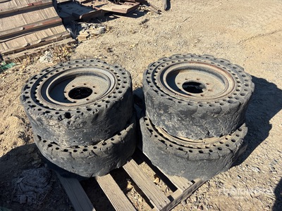 Quantity of (4) 30X10-16 Aperture を見 Tires