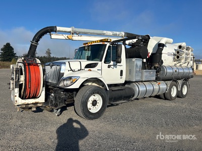 Vactor 2110 on 2008 International 7400 6x4 Ciężarówka z koparką próżniową
