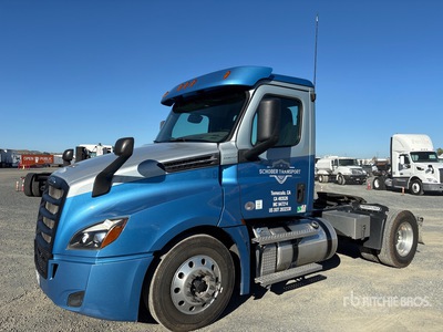 2020 Freightliner Cascadia 126 4x2 S/A Day Cab Truck Tractor