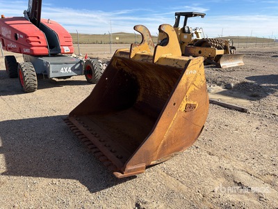 WBM 300-2.CU.B72 70 in Digging Excavator Bucket - Fits Cat 336F