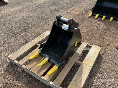 Trojan 18 in Digging Excavator Bucket - Fits 40 mm Cat 303, 303.5, 304, Case, New Holland, Kobelco SK35, Deere/Hitachi 35D/G (Unused)