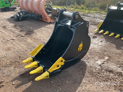 Trojan 24 in Digging Excavator Bucket - Fits 40 mm Cat 303, 303.5, 304, Case, New Holland, Kobelco SK35, Deere/Hitachi 35D/G (Unused)