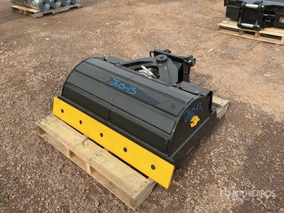 Trojan 42 in Hydraulic Tilting Excavator Bucket - Fits 45 mm Cat 305, 305.5 Komatsu PC45/50/55, Hyundai R55, Hitachi/Deere 50D/G, Case, New Holland, Kobelco SK50, Bobcat E50/341/337 (Unused)
