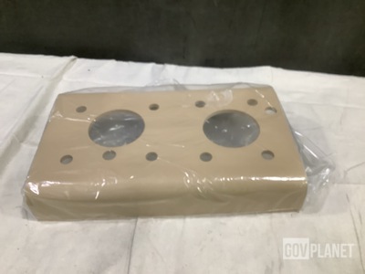 (23) Oshkosh 3948863 Mounting Brackets