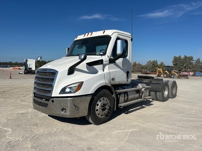 2026 Freightliner Cascadia 116 6x4 Cabeza Tractora Cabina Corta