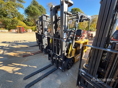 2021 Cat EC25EN2 2400 lb Carrelli Elevatori Elettrici