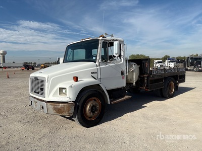 2000 Freightliner FL 60 4x2 Camion à Plateau