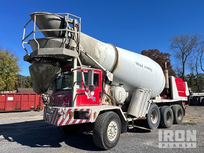 2013 Phoenix 8x4 Front Discharge Front Discharge Mixer Truck