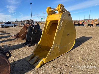 34 in Digging Excavator Bucket - Fits Cat 374