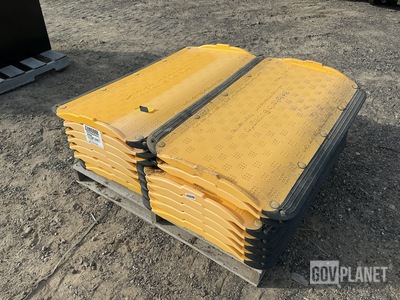 (14) Oxford Plastics Safekerb Supagrip Curb Ramps
