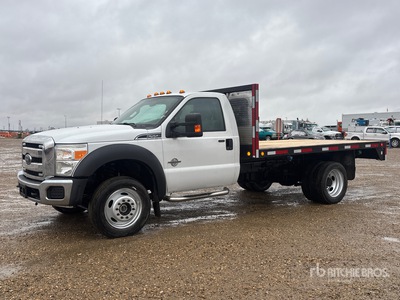 2014 Ford F-550 XLT 4x4 Camion à Plateau
