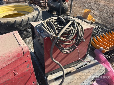 Lincoln Electric E500 Skid-Mounted Electric Welder
