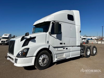 2015 Volvo VNL 6x4 Ciągnik siodłowy T/A z kabiną sypialną