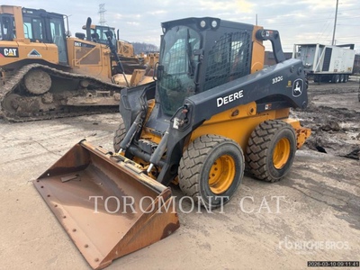 2024 John Deere 332G Minicargadora