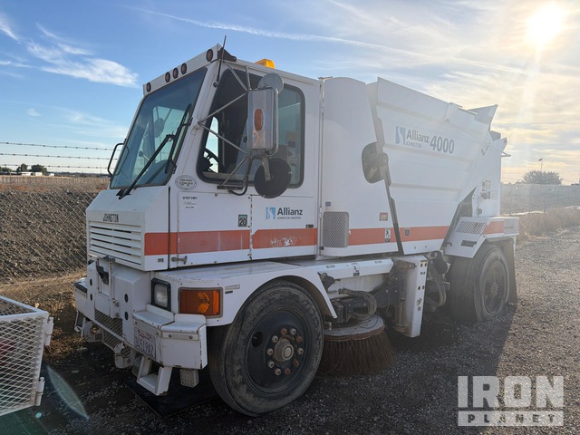 2004 Johnston 4000 Sweeper Truck
