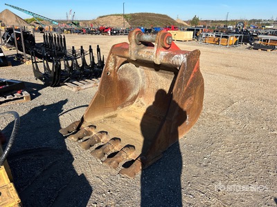 51 in Digging Excavator Bucket