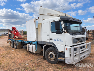 2004 Fassi F95A.22 4.3 t Knuckle Boom on 2004 Volvo FM12-460 6x4 Platte vrachtwagen met kraan