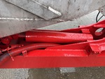 Hydraulics with Basket Tilt Cylinder