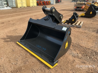 Trojan 60 in Hydraulic Tilting Excavator Bucket - Fits 65 mm Cat 311/312/313/314 Kobelco 140, Deere/Hitachi ZX120/135, Case 130/135, Doosan DX140